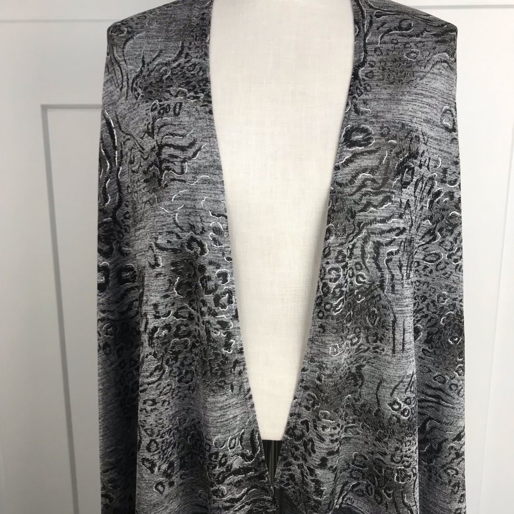 Chico’s Travelers Size 2 Cardigan